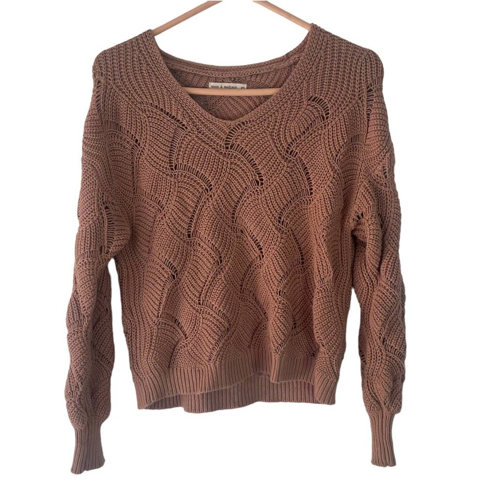 Moon & Madison Women's‎ XS Mauve Pink Tan Knit V Neck Sweater Coquette Preppy